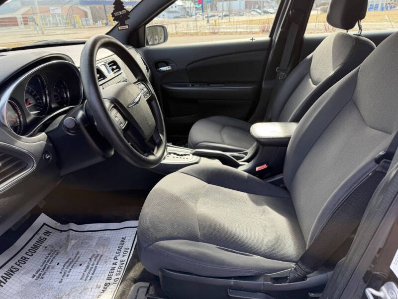 2013 Chrysler 200 LX