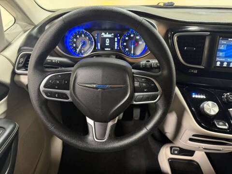 2021 Chrysler Voyager L