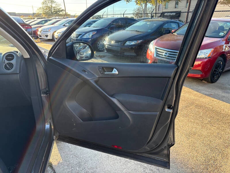 2014 Volkswagen Tiguan S