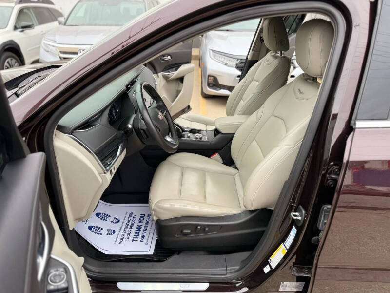 2021 Cadillac XT4 Premium Luxury