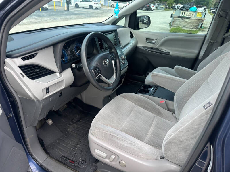 2018 Toyota Sienna LE 8-Passenger