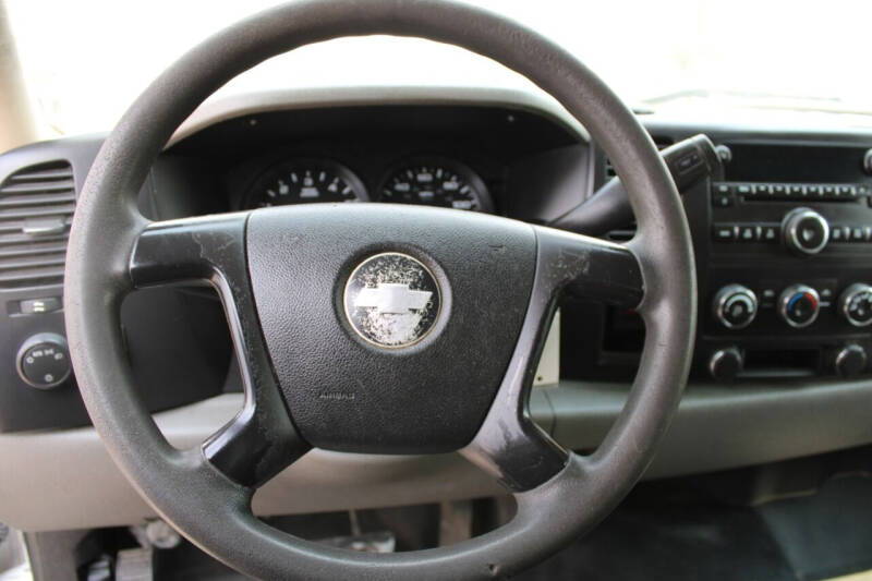 2008 Chevrolet Silverado 1500 Work Truck photo 8