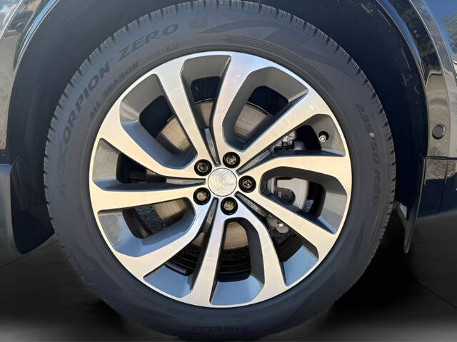 2025 Land Rover Discovery Sport P250 Dynamic SE