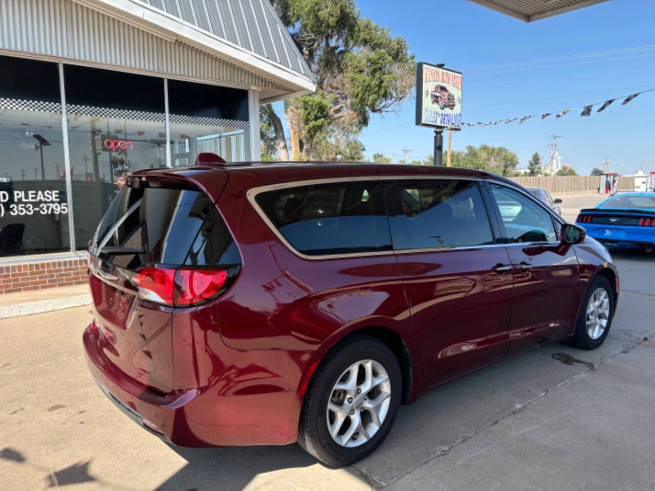 2018 Chrysler Pacifica for sale at Kansas Auto Sales in Ulysses, KS