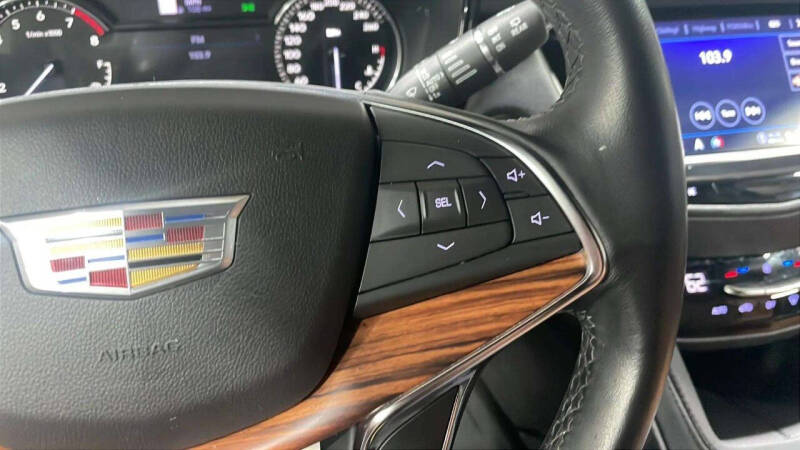 2022 Cadillac XT5 Premium Luxury