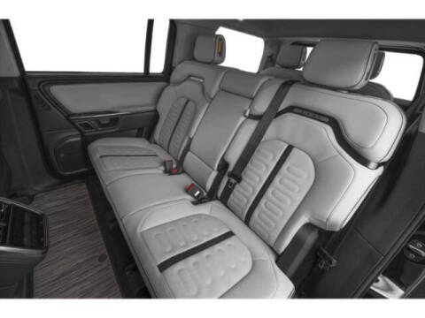 2025 Rivian R1S