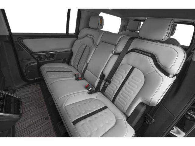 2025 Rivian R1S