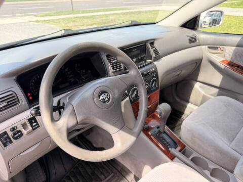 2005 Toyota Corolla LE
