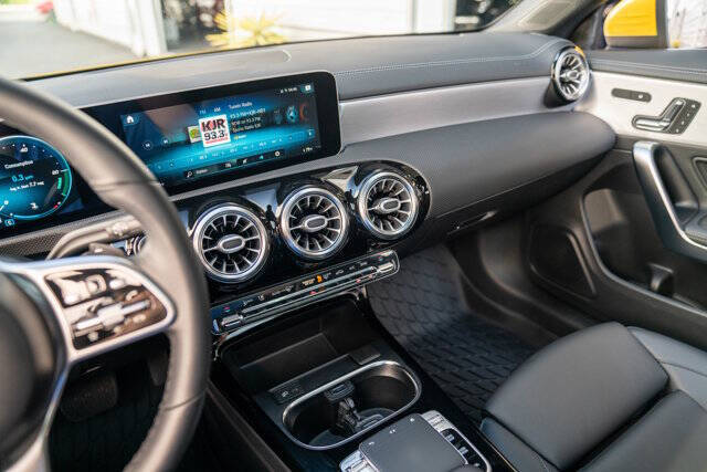2020 Mercedes-Benz CLA 18