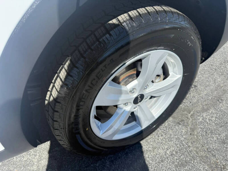 2022 Kia Sorento LX