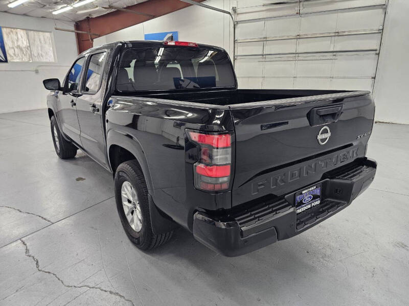 2024 Nissan Frontier SV