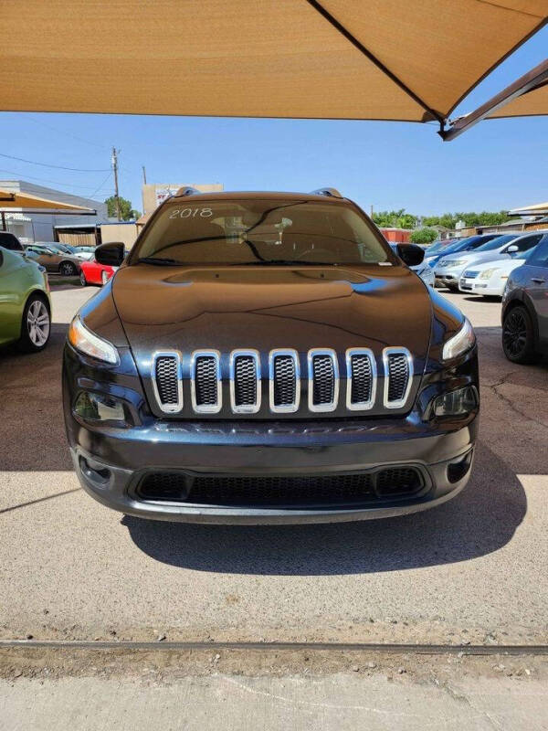 2018 Jeep Cherokee null photo 5