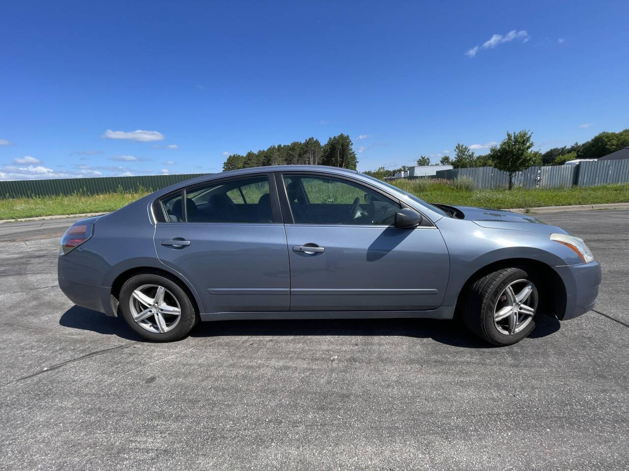 2012 Nissan Altima for sale at Twin Cities Auctions in Elk River, MN