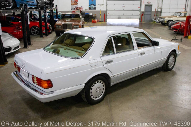 1991 Mercedes-Benz 560-Class 560 SEL