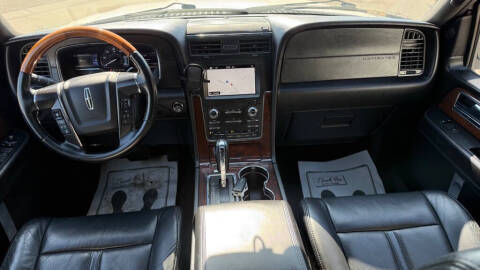 2016 Lincoln Navigator Select
