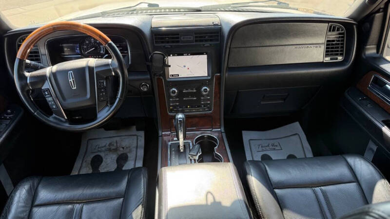 2016 Lincoln Navigator Select