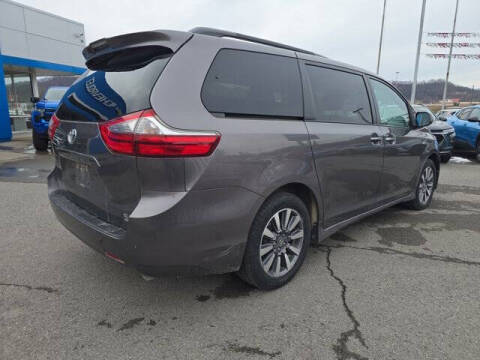 2020 Toyota Sienna XLE Premium 7-Passenger