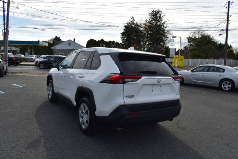 2024 Toyota RAV4 LE