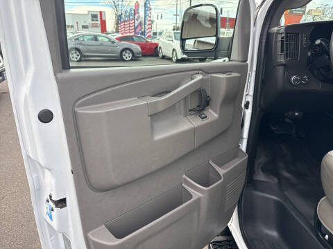 2017 GMC Savana 2500