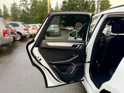 2016 Porsche Macan Turbo