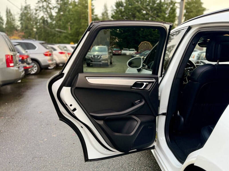 2016 Porsche Macan Turbo