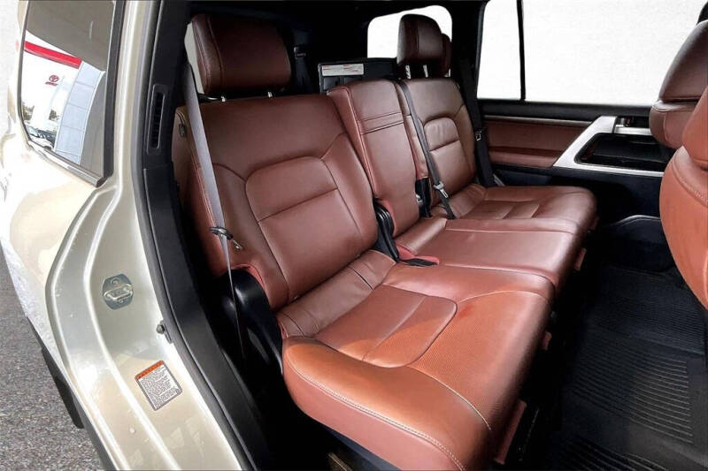 2020 Toyota Land Cruiser