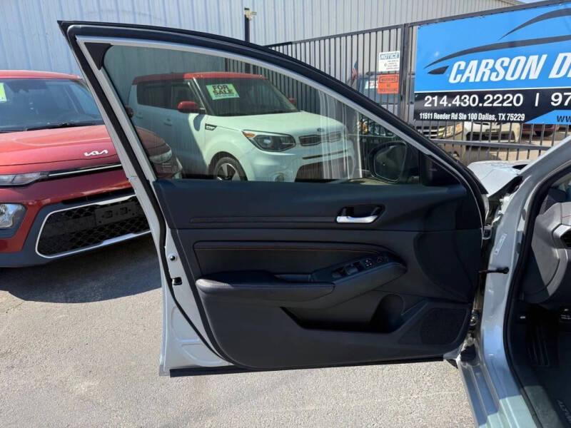 2022 Nissan Altima 2.5 SR