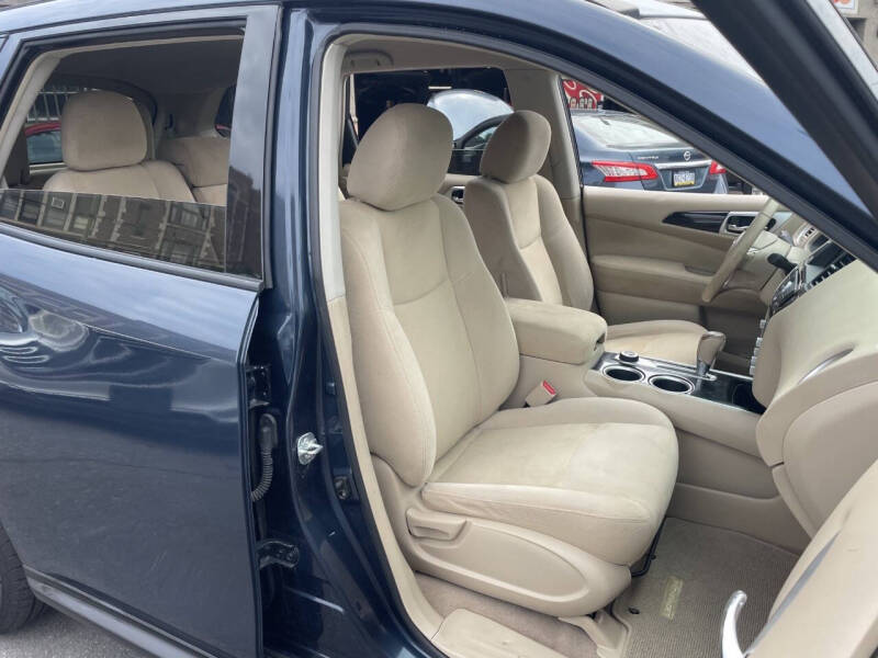 2013 Nissan Pathfinder SV