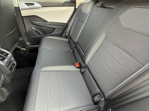 2025 Volkswagen Taos SE