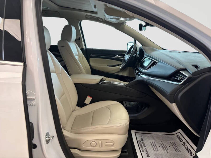 2022 Buick Enclave Essence
