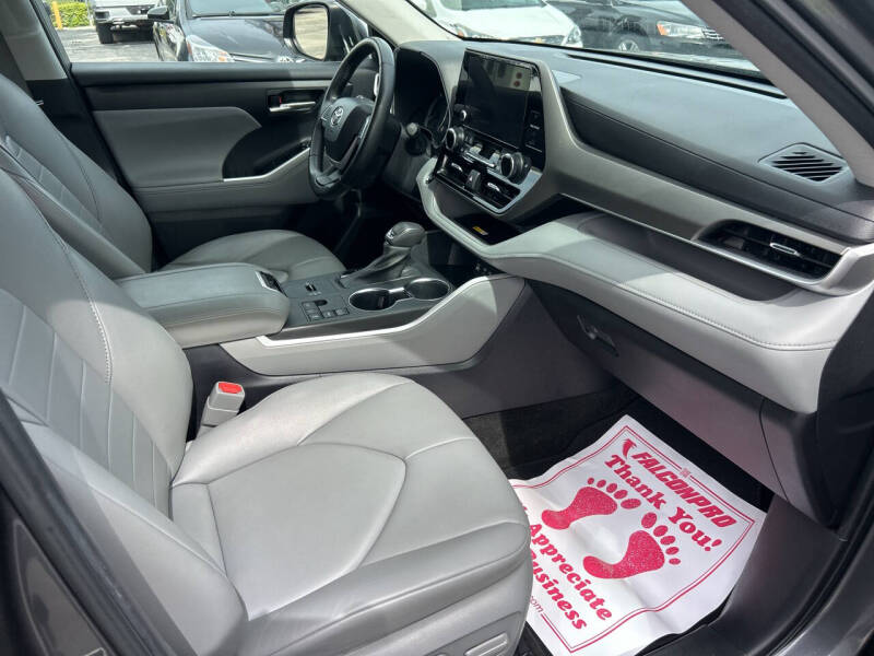 2023 Toyota Highlander XLE