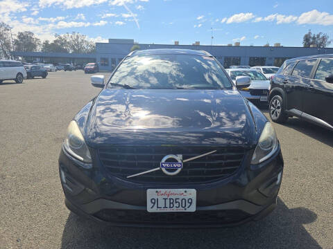 2016 Volvo XC60 T6 Drive-E R-Design