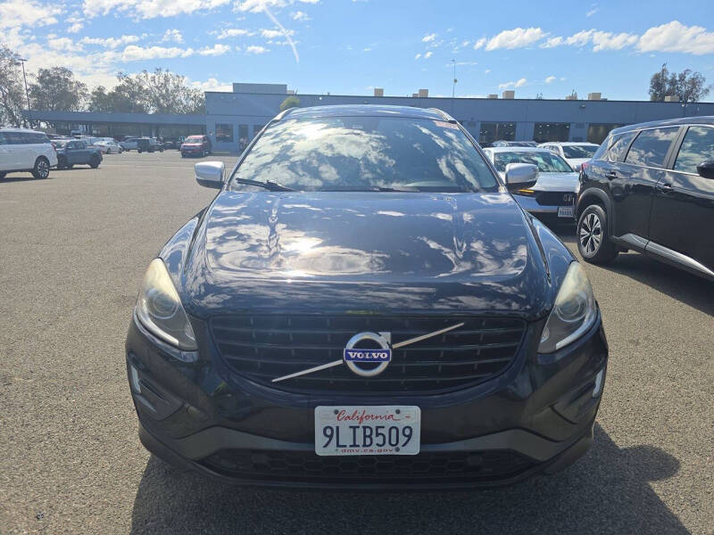 2016 Volvo XC60 T6 Drive-E R-Design
