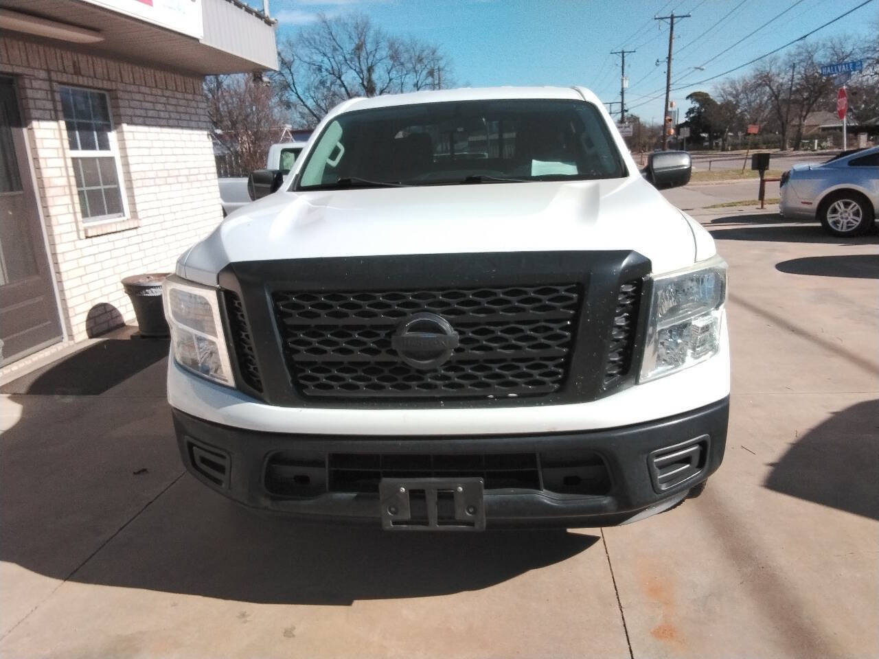 White 2017 Nissan Titan SL 4x2 SL 4dr Crew Cab 2