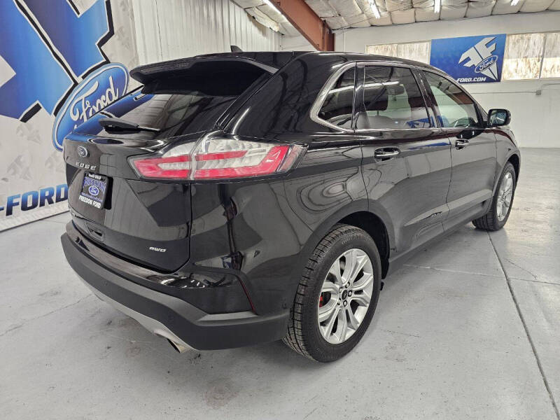 2024 Ford Edge Titanium