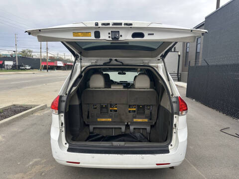 2013 Toyota Sienna XLE 7-Passenger