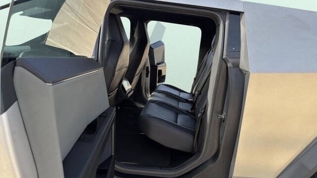 2025 Tesla Cybertruck