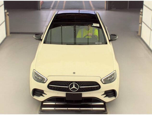 Off white 2022 Mercedes-Benz E-Class E 350 4MATIC AWD E 350 4MATIC 4dr Sedan 2