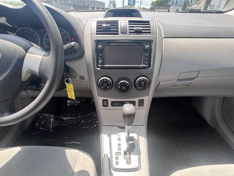 2013 Toyota Corolla LE
