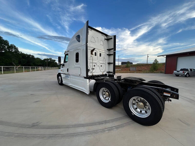 2016 Freightliner Cascadia