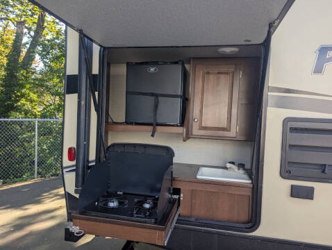 2016 Keystone RV Bullet 22RBPR / 25ft