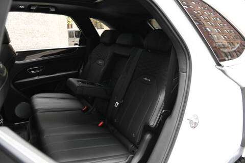 2024 Bentley Bentayga Azure V8