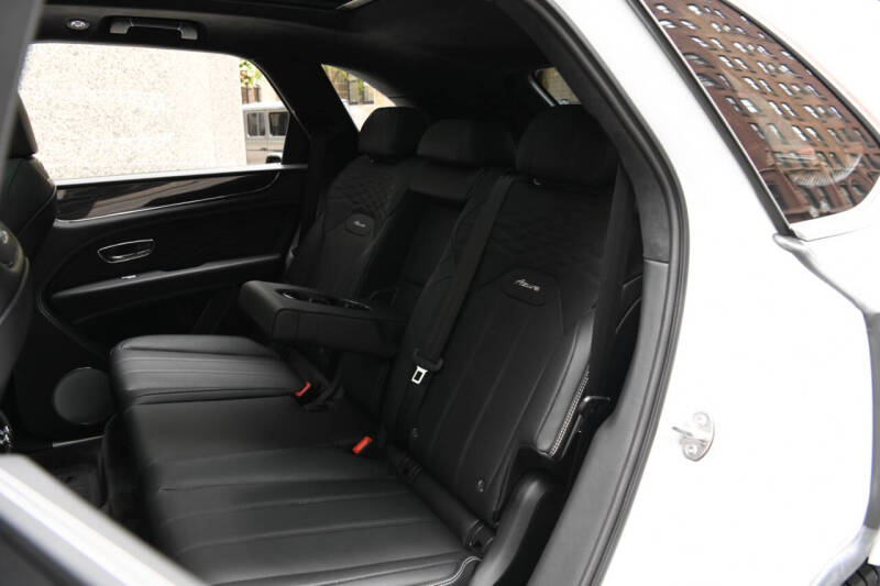 2024 Bentley Bentayga Azure V8