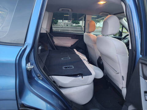 2015 Subaru Forester 2.5i