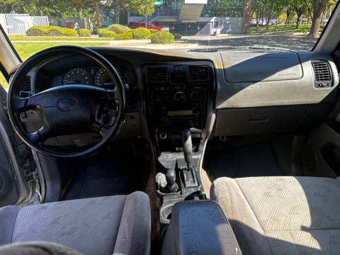 2002 Toyota 4Runner SR5