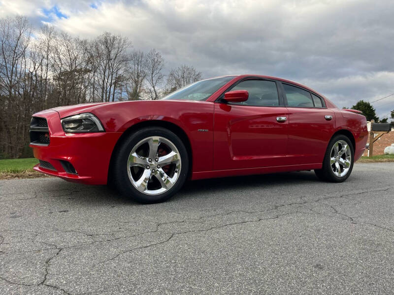 2011 Dodge Charger R/T photo 2