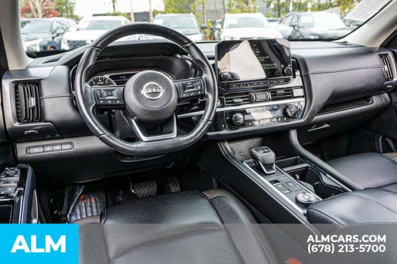 2024 Nissan Pathfinder SL