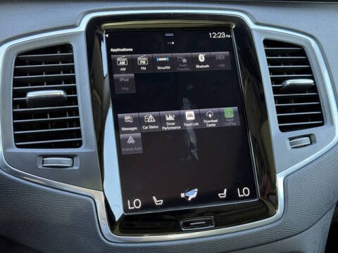 2020 Volvo XC90 T6 Momentum 6-Passenger