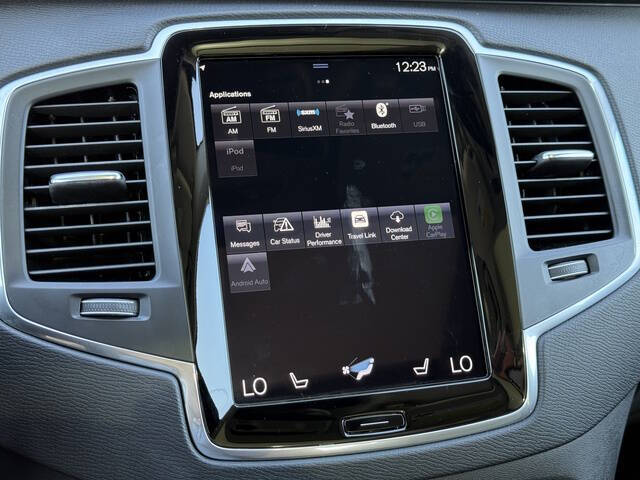 2020 Volvo XC90 T6 Momentum 6-Passenger