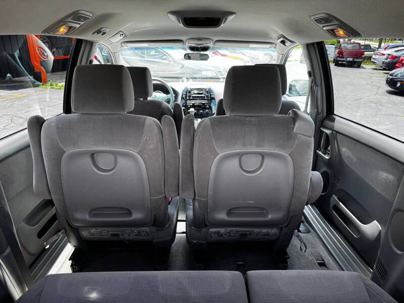 2005 Toyota Sienna LE 7 Passenger